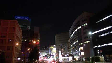 Coches-Pasando-Un-Cruce-En-Tokio-Japón-Timelapse