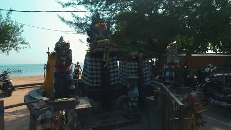 Sindu-Beach-Bali-Sanur-scooter-temple