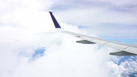 Hermosa-Vista-Dramática-Del-Cielo-Nublado-Desde-Las-Ventanas-De-Los-Aviones-Comerciales