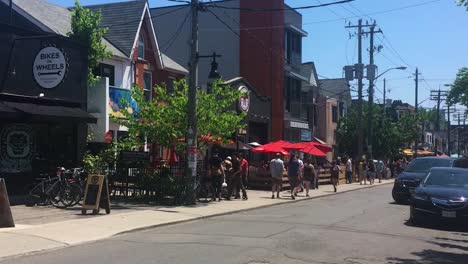 Menschen,-Die-Durch-Die-Straßen-Von-Kensington-Market-Gehen