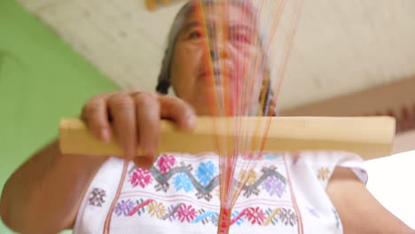 Zapotec-Women-weaving-craft-in-Oaxaca