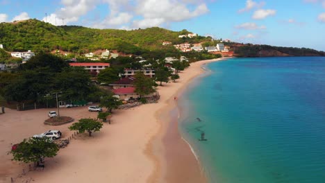 Antena-épica-De-La-Playa-De-Aguas-Cristalinas-Más-Increíble-Del-Caribe,-Grand-Anse-Beach,-Granada.