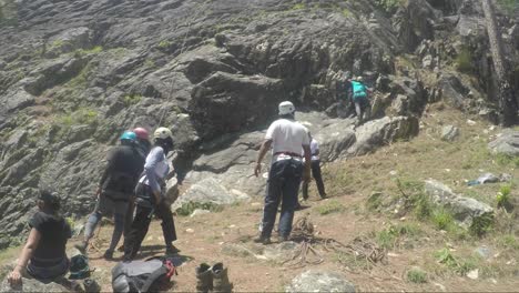 Rock-climbing-by-professional-mountaineer-of-a-reputed-mountaineering-institute-in-upper-Himalayas,-Uttarakhand-India