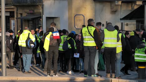 Protest-Der-Gelben-Westen-In-Metz.-Frankreich.-Handheld