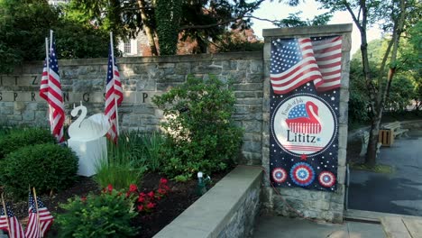 Lititz-Springs-Park-Decorado-Para-La-Celebración-Continua-Del-4-De-Julio-Más-Antigua-De-Ee.uu.