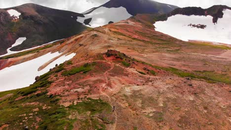 Daisetsuzan-National-Park-drone-flight-while-hiking-along-the-trail