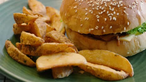 Pull-focus-on-Burger-with-fries-closeup