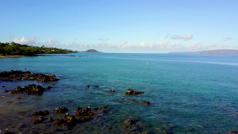 Sobrevuelo-De-Drones-Sobre-El-Océano-Y-El-Arrecife-En-Maui-Hawaii