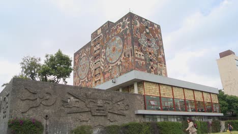 Kultige-Zentrale-Bibliothek-Der-National-Autonomen-Universität-Von-Mexiko