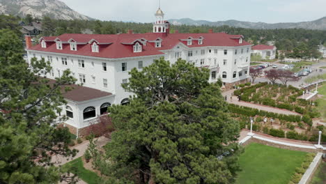 Das-Stanley-Hotel-In-Estes-Park-Colorado-War-Die-Inspiration-Für-Das-Oversight-Hotel-Von-The-Shining-Und-Wurde-In-Der-Fernsehserie-Verwendet