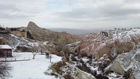 Valle-De-Las-Palomas-En-La-Ciudad-De-Goreme-Durante-El-Invierno,-Capadocia,-Turquía