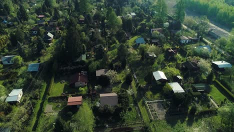 Luftaufnahme-Von-Schrebergärten-In-Den-Vororten
