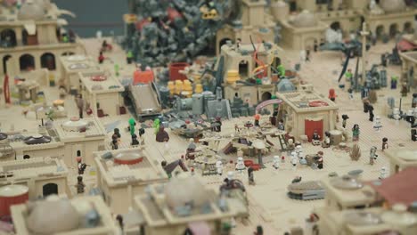 Loca-Construcción-De-Lego-De-Star-Wars-Con-Soldados-Y-Casas-|-Camara-Lenta