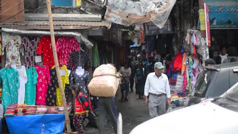 A-certain-number-of-Indians-walking-in-the-market-streets-of-Darjeeling