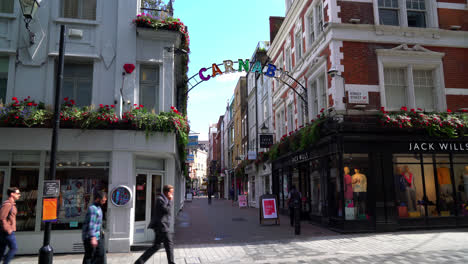 Londres,-Inglaterra,-Circa:-Zona-Comercial-En-Carnaby-Street-En-Londres,-Reino-Unido