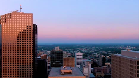 Luftaufnahmen-Aus-Der-Innenstadt-Von-Houston-Vom-Heritage-Plaza