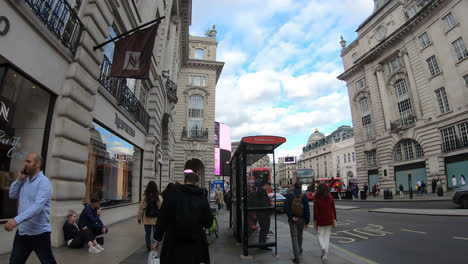 London-England,-Circa:-Zeitraffer-Zu-Fuß-Rund-Um-Den-Piccadilly-Circus-Area-In-London,-England,-Uk