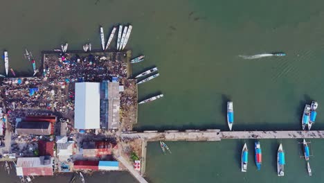 Palopo,-Sulawesi-11-11-2019:-Traditional-Fish-Market-at-Palopo-City-Full-of-small-wood-boat,-Indonesia,-Pelelangan-Ikan-Kota-Palopo