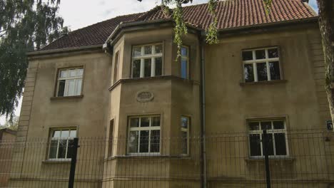 Old-Villa-Building-in-Silute,-Lithuania