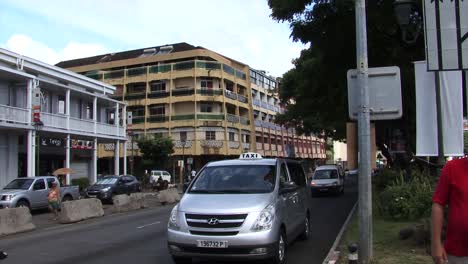 Papeete-Capital-city-of-Tahiti-Island,-busy-City-Center,-traffic-in-French-Polynesia