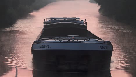 Barge-on-Rhine-Herne-Canal-sailing