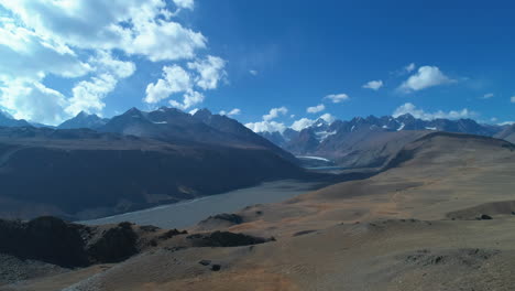Beautiful-views-from-surreal-and-isolated-mountains-of-Spiti,-Himalayas,-India