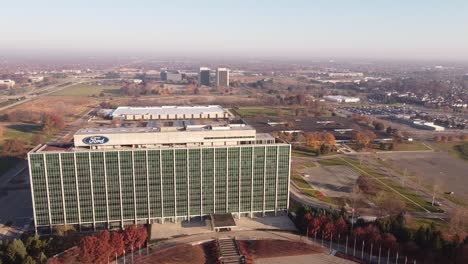 The-Famous-Ford-Motor-Company-World-Headquarters-With-Cityscape-In-Background-At-Dearborn,-Michigan,-USA