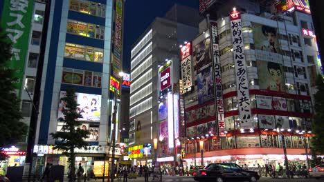 Timelapse,People-in-the-distance-cross-the-street-in-Akihabara