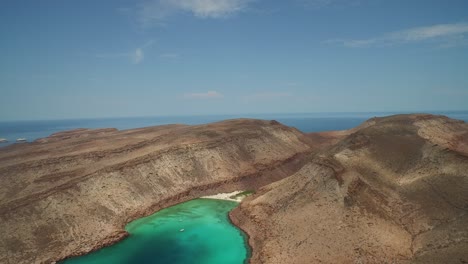 Aerial-shot-of-the-stunning-Partida-Island,-Archipielago-Espritu-Santo-National-Park,-Baja-California-Sur