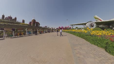 Floral-Decoration-on-Emirates-Flight-in-Miracle-Garden-in-Dubai