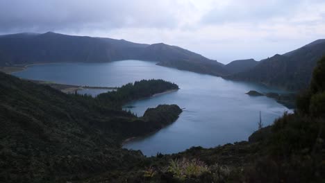 Feuersee---Insel-São-Miguel---Azoren