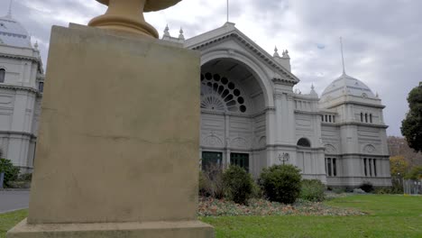 Edificio-Real-De-Exposiciones-En-Construcción-En-Melbourne,-Australia-Jardines-Carlton-De-Melbourne