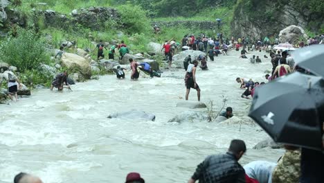 Fish-killing-festival-of-the-Himalaya:-Maund-Mela