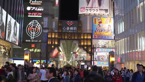 Dotonbori-En-Osaka-Por-La-Noche