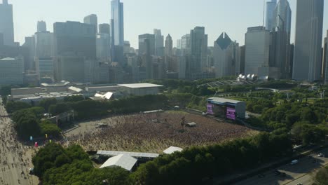 Vista-Circular-De-Las-Multitudes-De-Lollapalooza