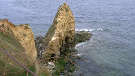Detail-of-Pointe-du-Hoc-cliff