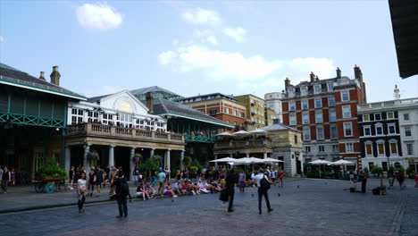 Londres,-Inglaterra,-Circa:-Timelapse-Covent-Garden-Shopping-Street-En-Londres,-Reino-Unido