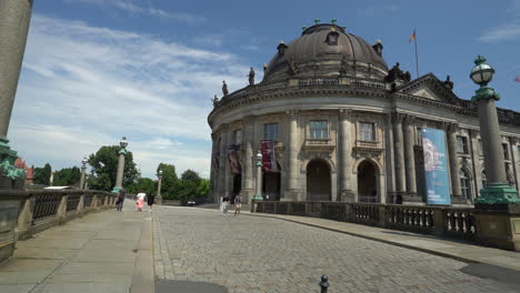 Außenansicht-Des-Bode-Museums-In-Berlin,-Deutschland