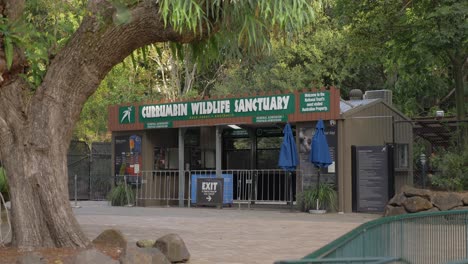 Currumbin-Wildlife-Sanctuary-Leerer-Eingang-–-Coronavirus-Pandemie-–-Gold-Coast,-Queensland,-Australien