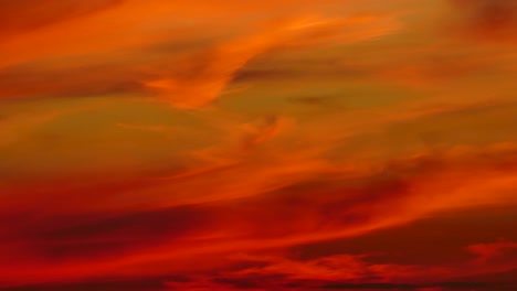 Time-lapse-of-clouds-at-sunset-with-vivid-colors