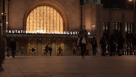 Central-Railway-Station-In-Helsinki-Finland,Christmas-Shoppers-Wearing-Masks