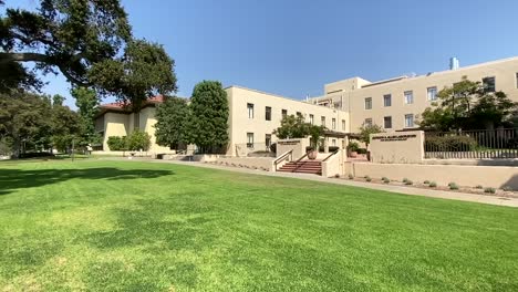 Studentengebäude-Des-California-Institute-Of-Technology-In-Pasadena,-Cal-Tech