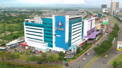 Bethsaida-Hospital-in-Serpong,-Banten.-Aerial-forward