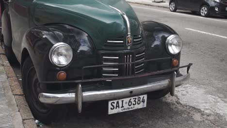 Close-up-of-front-of-a-parked-car,-old-Austin-model