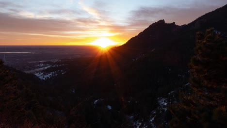 Lapso-De-Tiempo-Del-Amanecer-Desde-La-Montaña-Flagstaff-En-Boulder,-Colorado