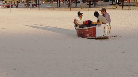 FISHERMEN-PUERTO-PROGRESO-LIFE-IN-MERIDA-YUCATAN-MEXICO