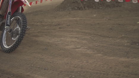 Cámara-Lenta-De-Motocicleta-En-Acción