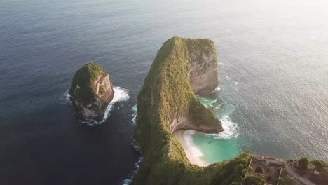 Vista-Aérea-De-La-Playa-De-Kelingking-En-Nusa-Penida,-Bali,-Indonesia