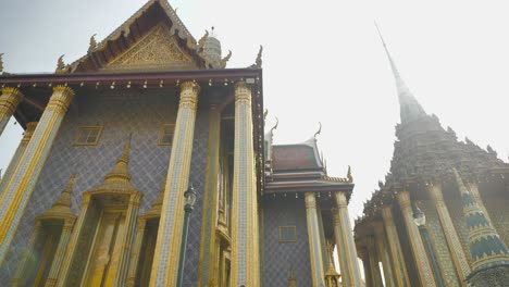 sunset-near-temple-in-Bangkok,-Thailand