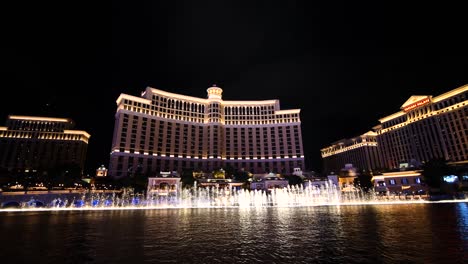 Der-Wasserbrunnen-Des-Bellagio-Resort-Und-Des-Casinos-Zeigt-Etwa-Im-März-2019-Nacheinander-Sprudelndes-Wasser